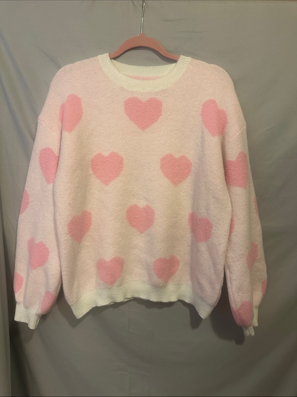 Source Unknown Cream Crewneck Sweater with Pink Heart Motif